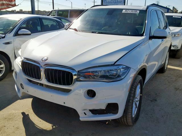5UXKR0C52F0K66360 - 2015 BMW X5 XDRIVE3 WHITE photo 2