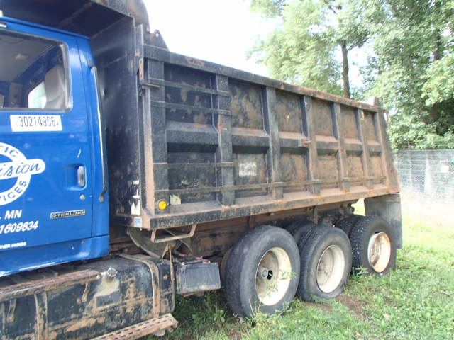 2FZXKWYB6XAB65766 - 1999 STERLING TRUCK LT9513 BLUE photo 9