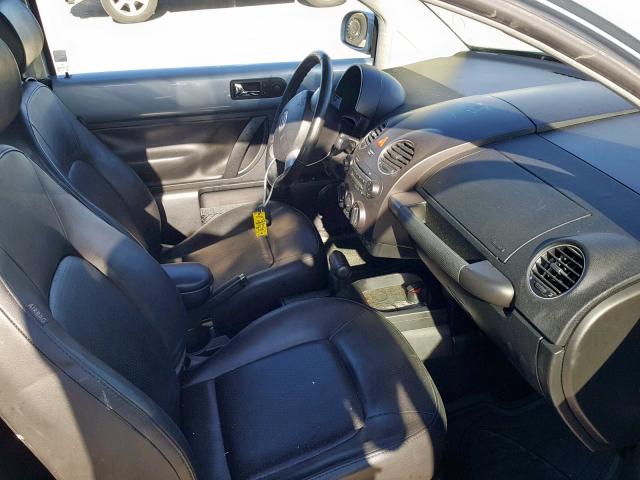 3VWPW31C29M503608 - 2009 VOLKSWAGEN NEW BEETLE ვერცხლისფერი ფოტო 5