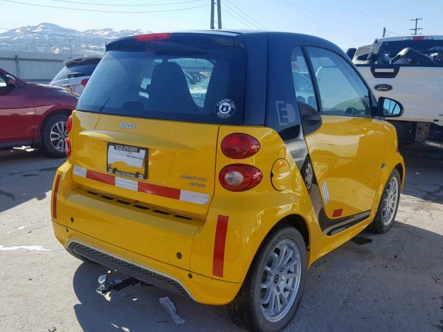 WMEEJ9AA5EK748948 - 2014 SMART FORTWO YELLOW photo 4