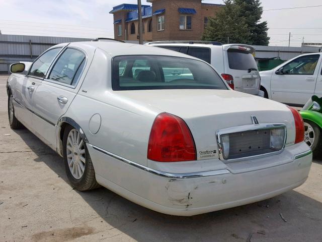 1LNHM83WX4Y667148 - 2004 LINCOLN TOWN CAR U WHITE photo 3