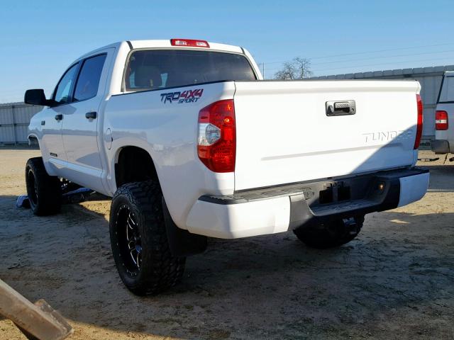 5TFDY5F16JX730642 - 2018 TOYOTA TUNDRA CRE WHITE photo 3