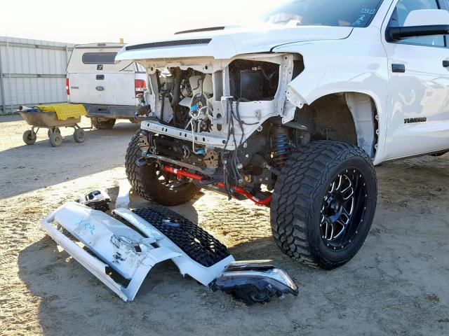 5TFDY5F16JX730642 - 2018 TOYOTA TUNDRA CRE WHITE photo 9