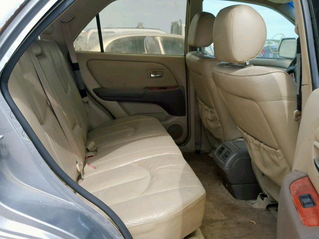 JTJGF10U320129193 - 2002 LEXUS RX 300 SILVER photo 6