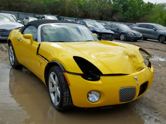 1G2MC35BX8Y122015 - 2008 PONTIAC SOLSTICE YELLOW photo 1