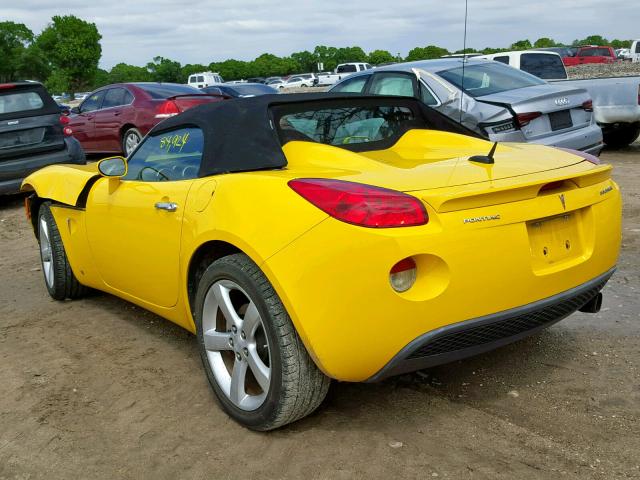 1G2MC35BX8Y122015 - 2008 PONTIAC SOLSTICE YELLOW photo 3