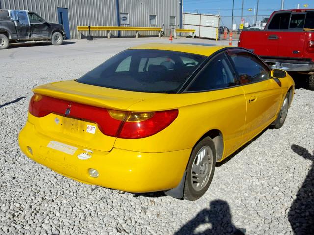 1G8ZY12721Z333579 - 2001 SATURN SC2 YELLOW photo 4