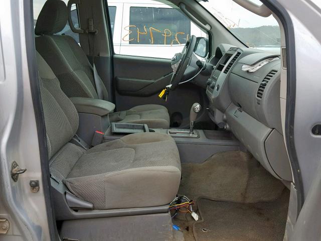 1N6AD0EVXAC401906 - 2010 NISSAN FRONTIER C GRAY photo 5