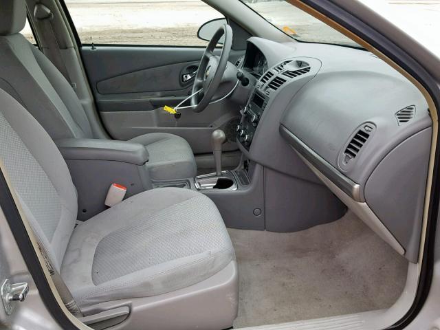 1G1ZS51F06F237989 - 2006 CHEVROLET MALIBU LS ვერცხლისფერი ფოტო 5
