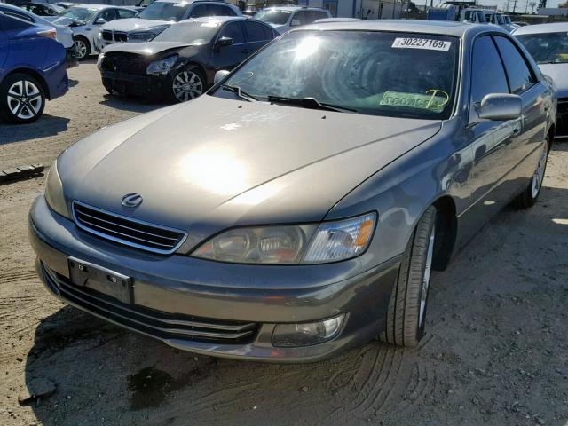 JT8BF28G110299793 - 2001 LEXUS ES 300 GRAY photo 2