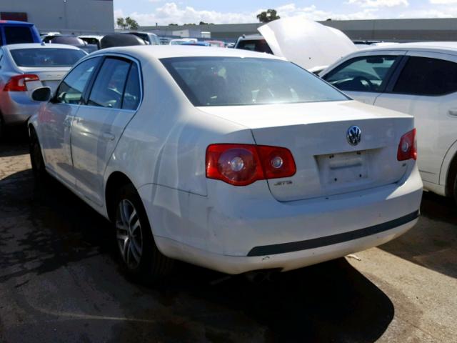 3VWRF81KX6M640207 - 2006 VOLKSWAGEN JETTA 2.5 WHITE photo 3