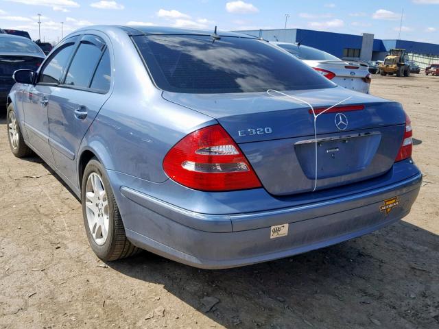 WDBUF65J74A476359 - 2004 MERCEDES-BENZ E 320 BLUE photo 3