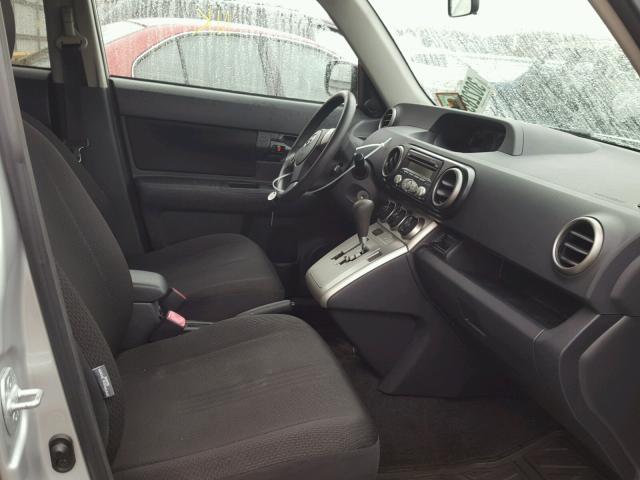 JTLKE50E781008545 - 2008 TOYOTA SCION XB Silber Foto 5