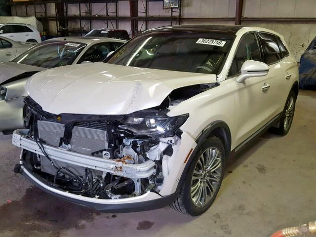 2LMPJ8LR8HBL17815 - 2017 LINCOLN MKX RESERV WHITE photo 2