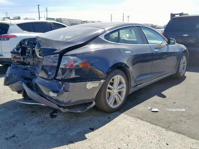 5YJSA1H15EFP36109 - 2014 TESLA MODEL S ლურჯი ფოტო 4