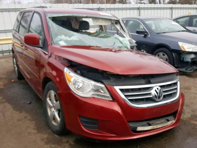 2V4RW3DG1BR717956 - 2011 VOLKSWAGEN ROUTAN SE RED photo 1