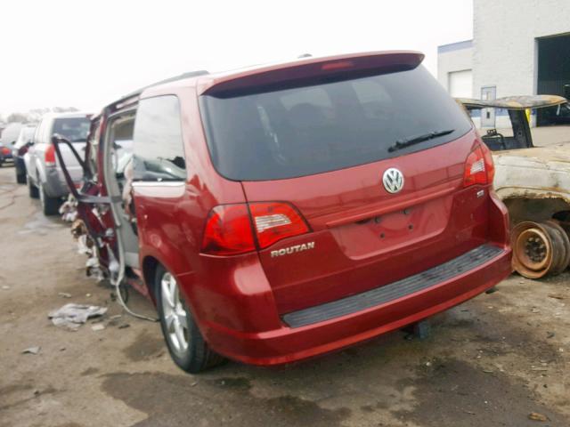 2V4RW3DG1BR717956 - 2011 VOLKSWAGEN ROUTAN SE RED photo 3