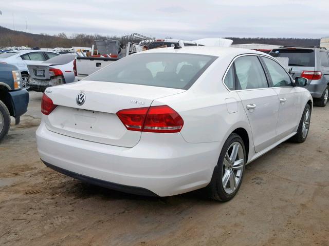 1VWBV7A35FC026724 - 2015 VOLKSWAGEN PASSAT SE WHITE photo 4