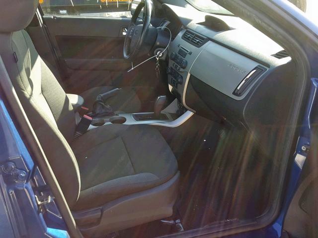 1FAHP36N69W152397 - 2009 FORD FOCUS SES BLUE photo 5