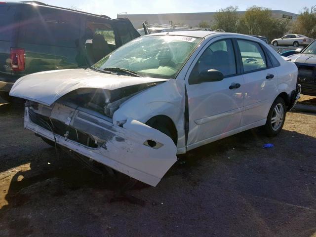 1FAFP34Z73W291703 - 2003 FORD FOCUS SE C WHITE photo 2