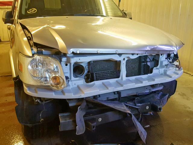 1FMEU75858UA13215 - 2008 FORD EXPLORER L SILVER photo 9