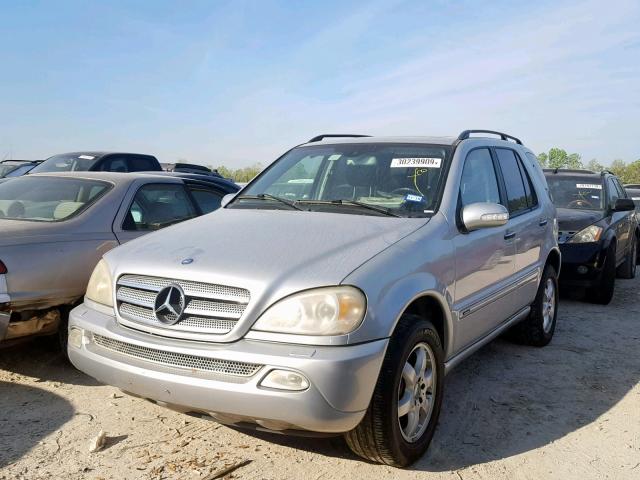 4JGAB75E54A474291 - 2004 MERCEDES-BENZ ML 500 SILVER photo 2