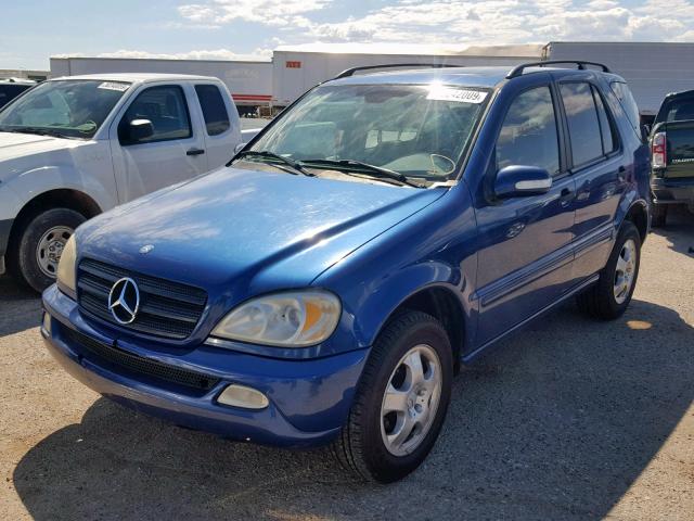 4JGAB54E92A305894 - 2002 MERCEDES-BENZ ML 320 BLUE photo 2