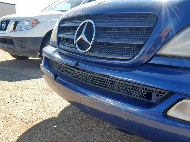 4JGAB54E92A305894 - 2002 MERCEDES-BENZ ML 320 BLUE photo 9