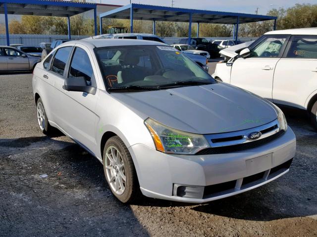 1FAHP34N28W295171 - 2008 FORD FOCUS S/SE SILVER photo 1