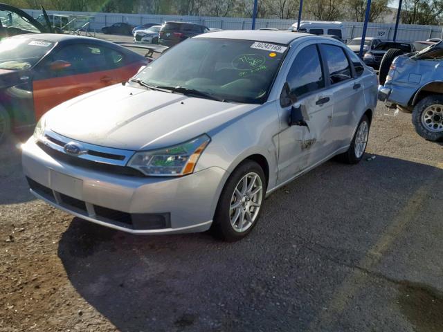 1FAHP34N28W295171 - 2008 FORD FOCUS S/SE SILVER photo 2