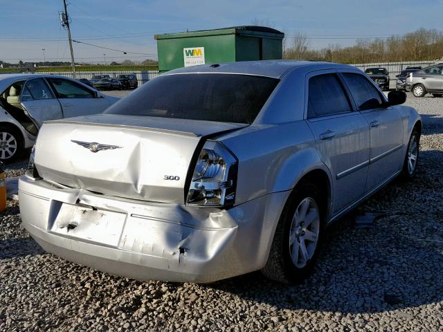 2C3LA43RX7H879206 - 2007 CHRYSLER 300 SILVER photo 4