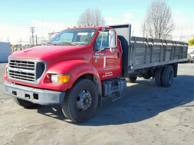 3FDNF656XYMA05747 - 2000 FORD F650 SUPER RED photo 2