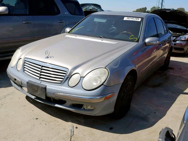 WDBUF65J44X113417 - 2004 MERCEDES-BENZ E 320 BEIGE photo 2