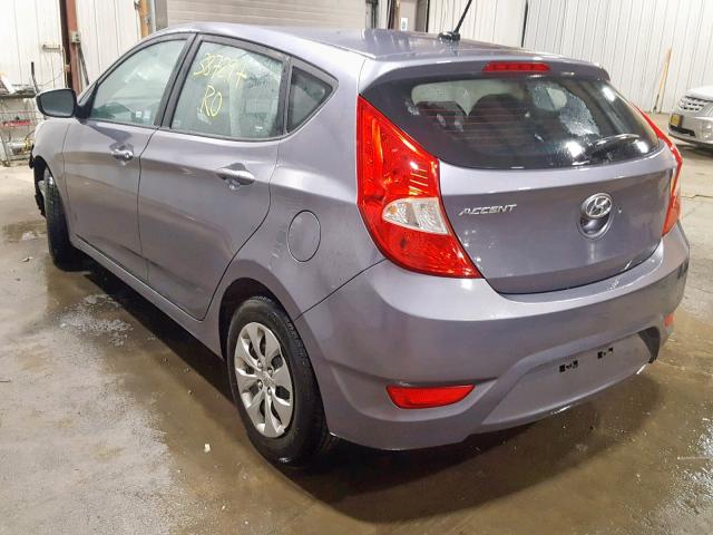 KMHCT5AE5HU322256 - 2017 HYUNDAI ACCENT SE GRAY photo 3