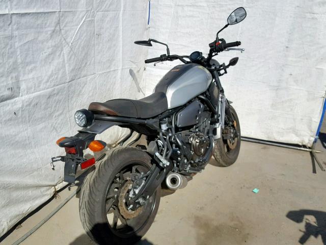 JYARM21Y0JA000048 - 2018 YAMAHA XSR700 C SILVER photo 4