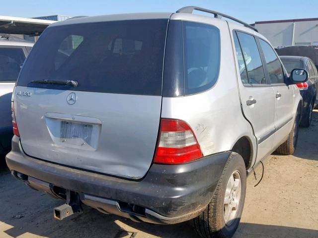 4JGAB54E2XA138737 - 1999 MERCEDES-BENZ ML 320 SILVER photo 4