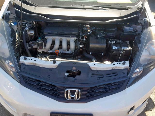 JHMGE8G56DC049416 - 2013 HONDA FIT SPORT WHITE photo 7