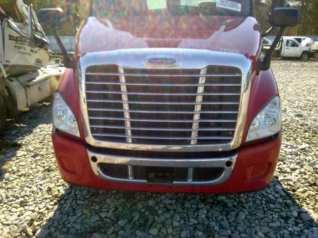 3AKJGBD40DDFD5018 - 2013 FREIGHTLINER CASCADIA 1 RED photo 7