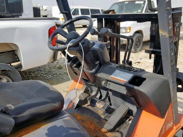 89661 - 2005 TOYOTA FORKLIFT ORANGE photo 5