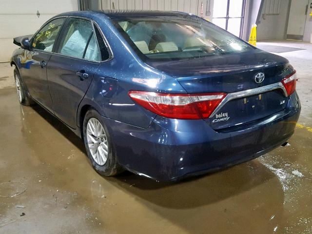 4T1BF1FK3HU736906 - 2017 TOYOTA CAMRY LE BLUE photo 3