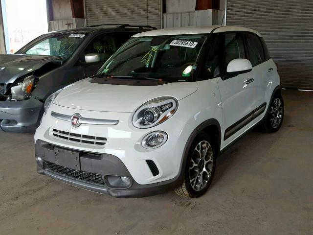 ZFBCFADH3EZ021612 - 2014 FIAT 500L TREKK WHITE photo 2