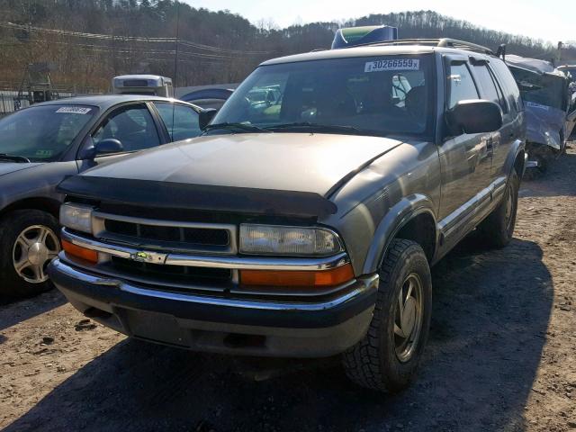 1GNDT13W2Y2360957 - 2000 CHEVROLET BLAZER BEIGE photo 2