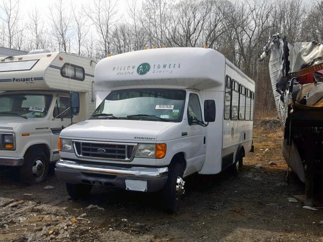 1FDWE35L96DA96384 - 2006 FORD ECONO WHITE photo 2