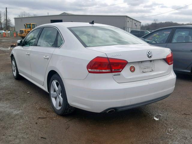 1VWBP7A38DC095074 - 2013 VOLKSWAGEN PASSAT SE WHITE photo 3