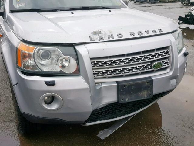 SALFP24NX8H033455 - 2008 LAND ROVER LR2 SE GRAY photo 9