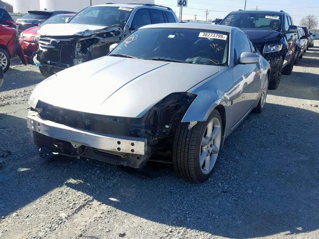 JN1AZ34D55M605840 - 2005 NISSAN 350Z COUPE SILVER photo 2