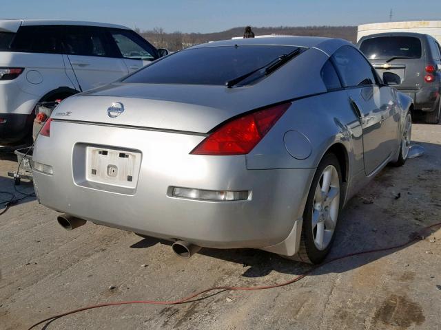 JN1AZ34D55M605840 - 2005 NISSAN 350Z COUPE SILVER photo 4