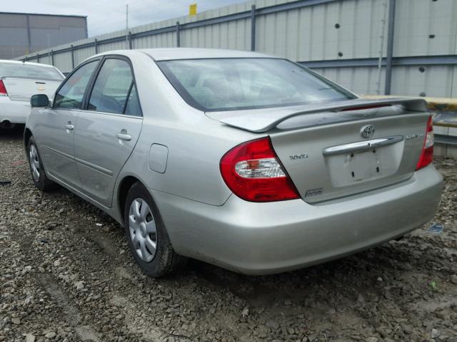 JTDBE32K030138989 - 2003 TOYOTA CAMRY LE SILVER photo 3