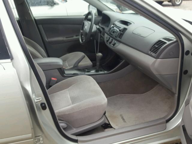 JTDBE32K030138989 - 2003 TOYOTA CAMRY LE SILVER photo 5