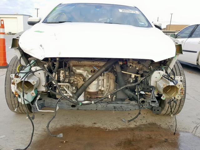 1FAHP2E81FG202988 - 2015 FORD TAURUS SEL WHITE photo 9